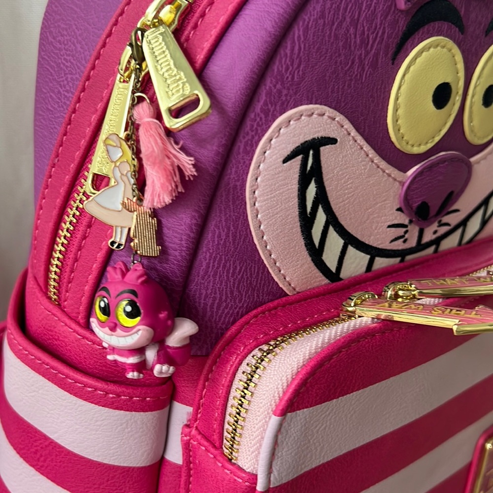 🩷💜 Disney Doorable Alice in Wonderland Cheshire cat White rabbit Keychain